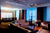  : Hilton     