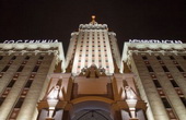  : Hilton  
