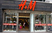  : H&M   ?